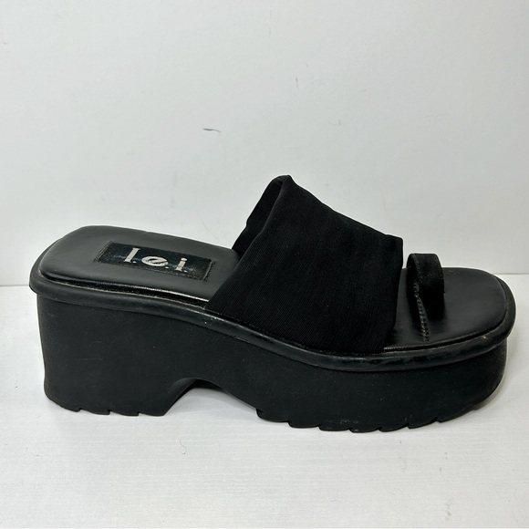 lei Shoes - Lei Black Platform Sandals